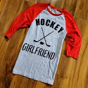 GILDAN "Hockey Girlfriend" Tee - Size M (NWOT)